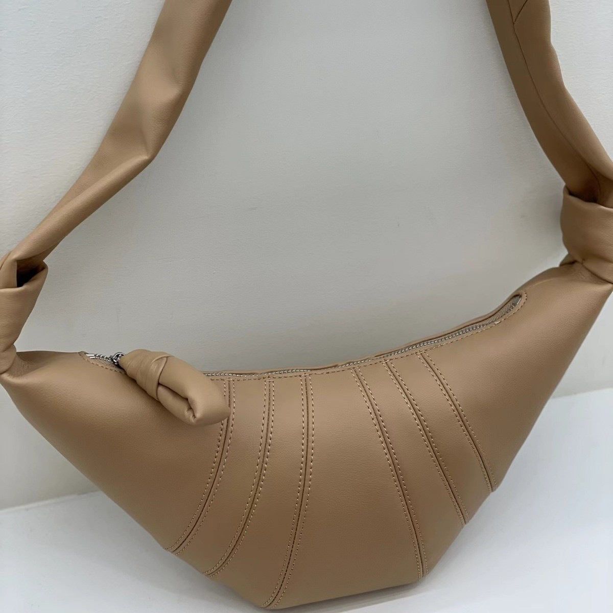 Women's Strictly Selected Underarm Croissant Idle Style Crossbody Bags