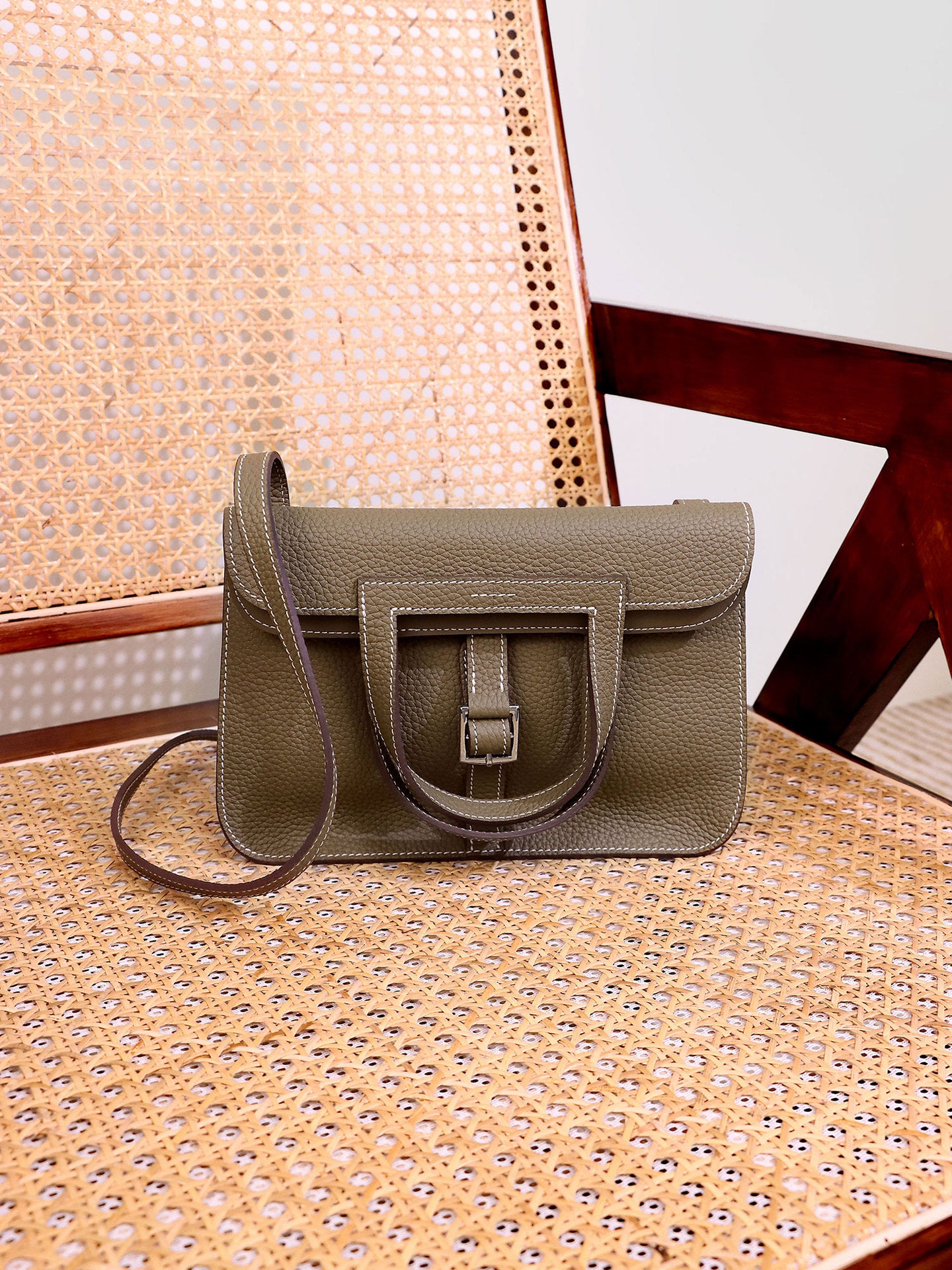 Women's Handmade French Cowhide Hazan Portable First Crossbody Bags