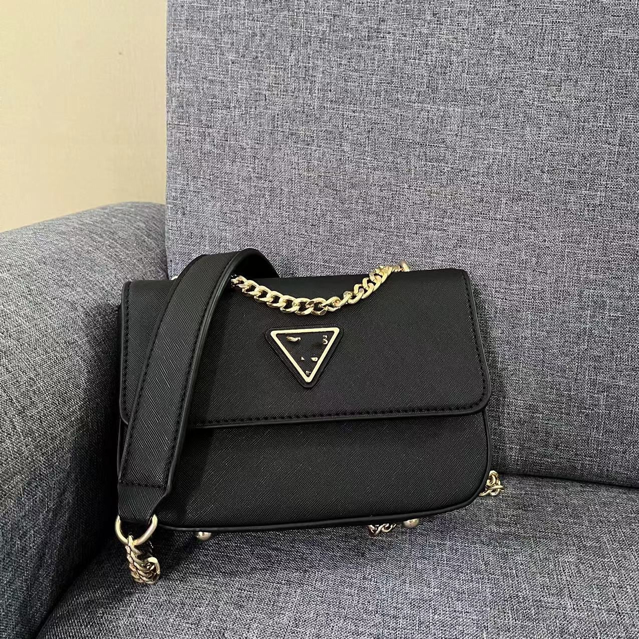 Women's Simple Chain Stitching Printing Solid Color Fashion Shoulder Bags