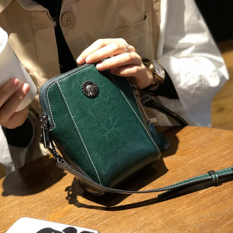 Women's Genuine Leather Oil Wax Fashion Cheap Bags