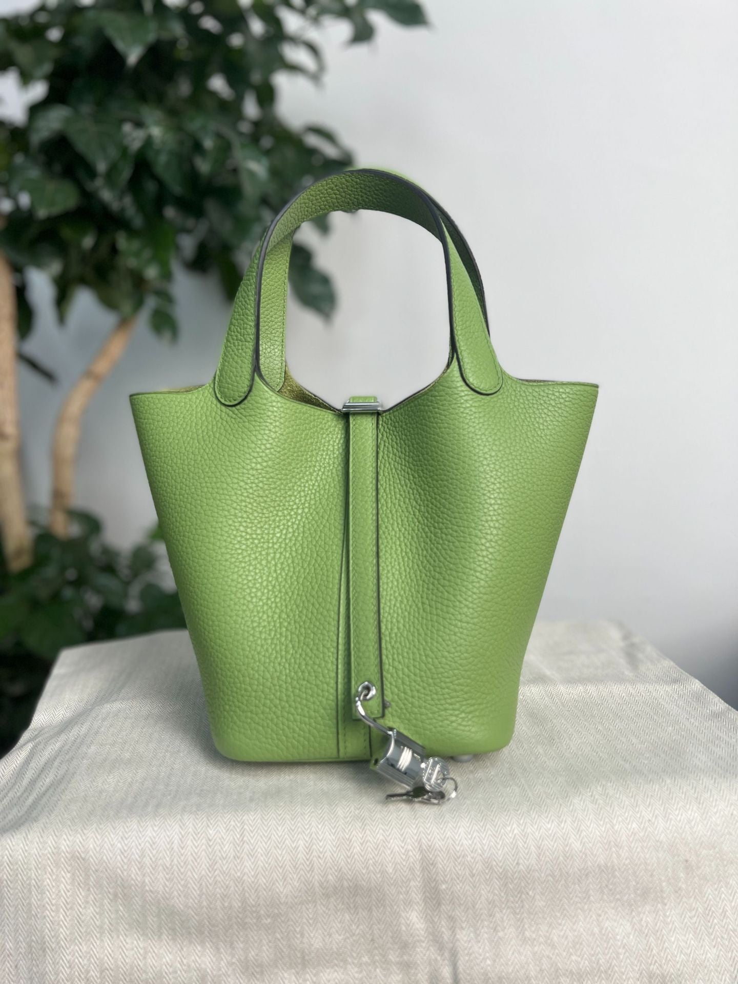 Women's Vegetable Basket Imported Leather Genuine Cattlehide Surface Handbags