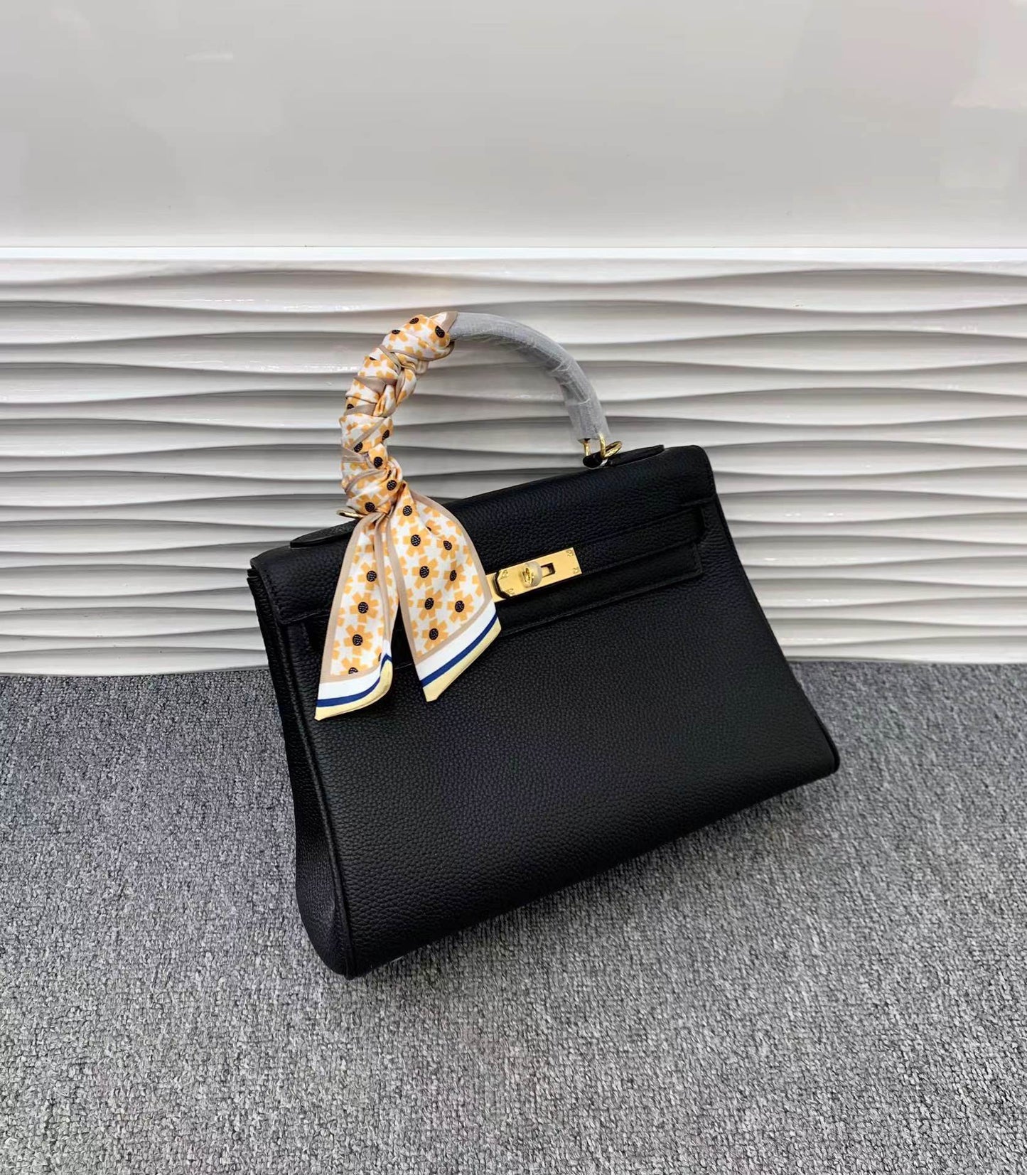 Women's First Layer Cowhide Lychee Pattern Kelly Shoulder Bags