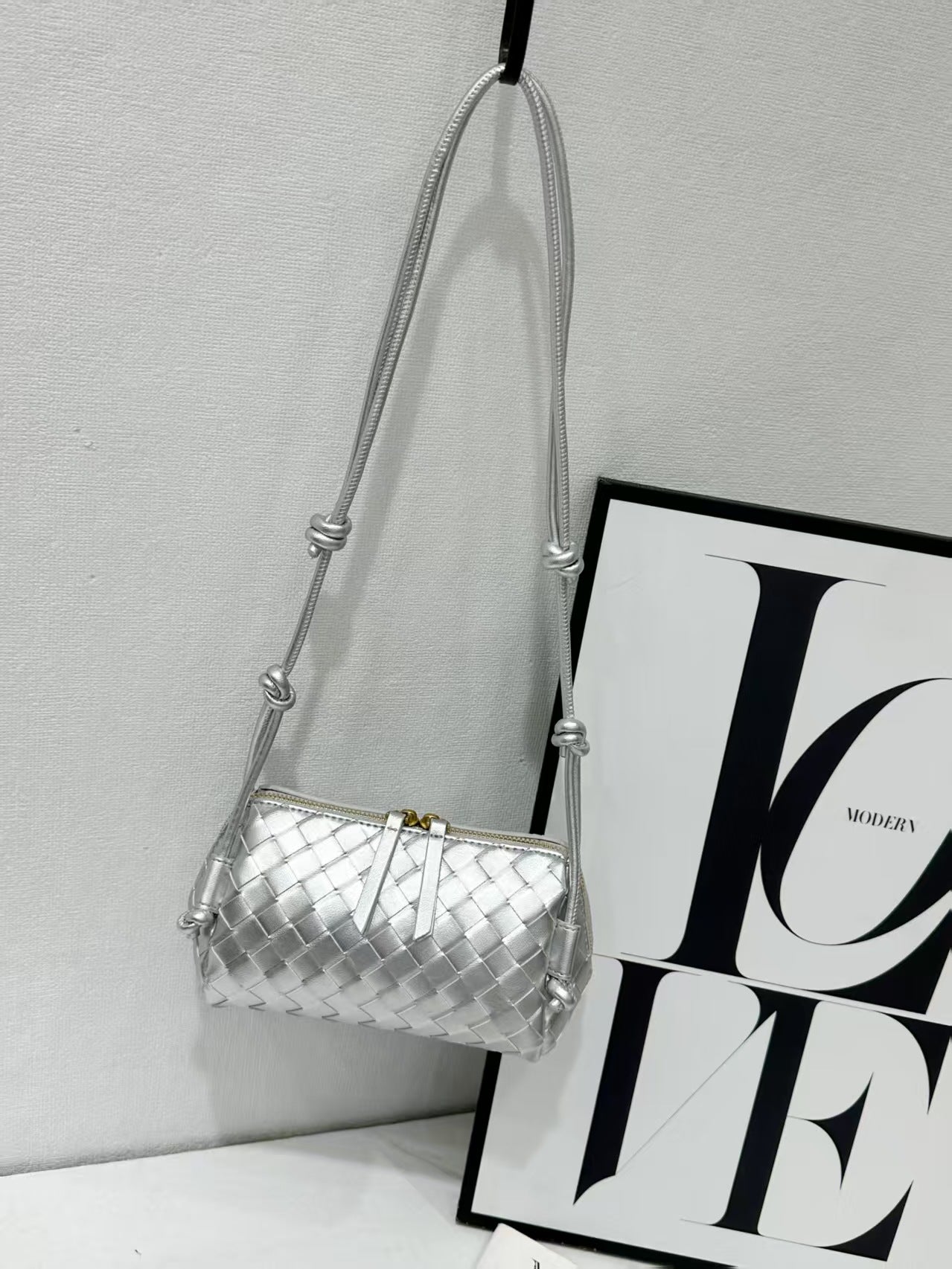 Women's Handmade Cowhide Woven Underarm Fashion Bags