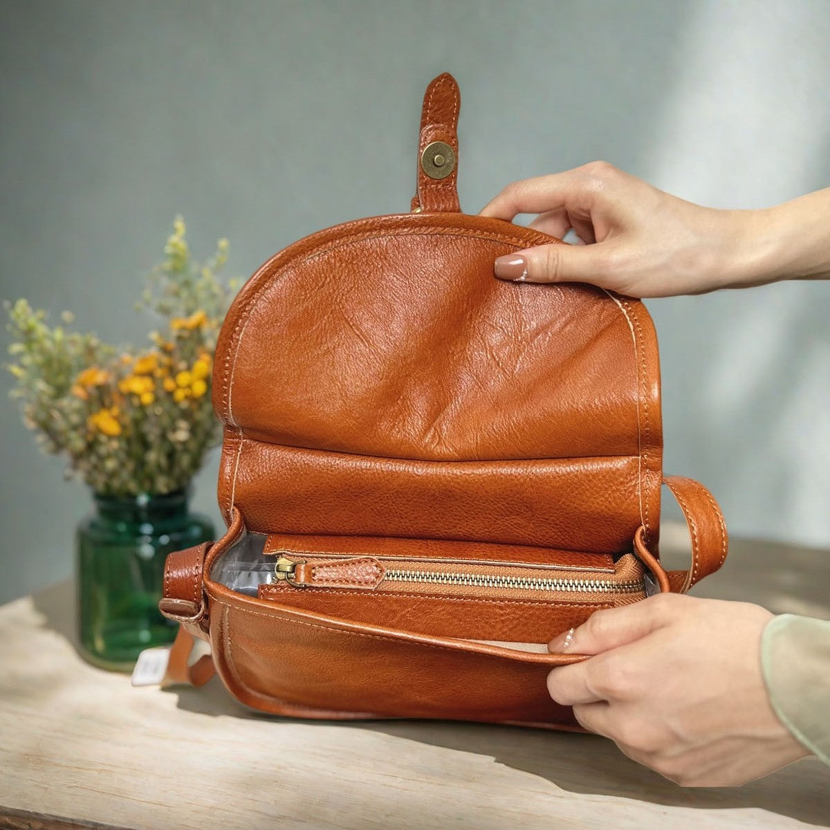 Women's British Vintage Saddle High-grade Design Western Crossbody Bags