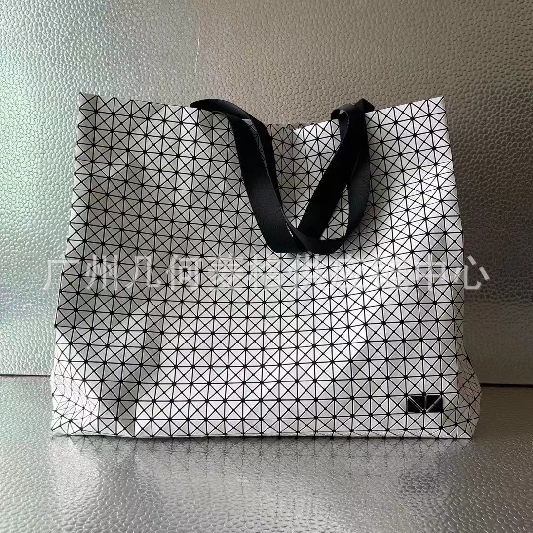 Geometric Diamond Pattern Silicone Check Lifetime Shoulder Bags