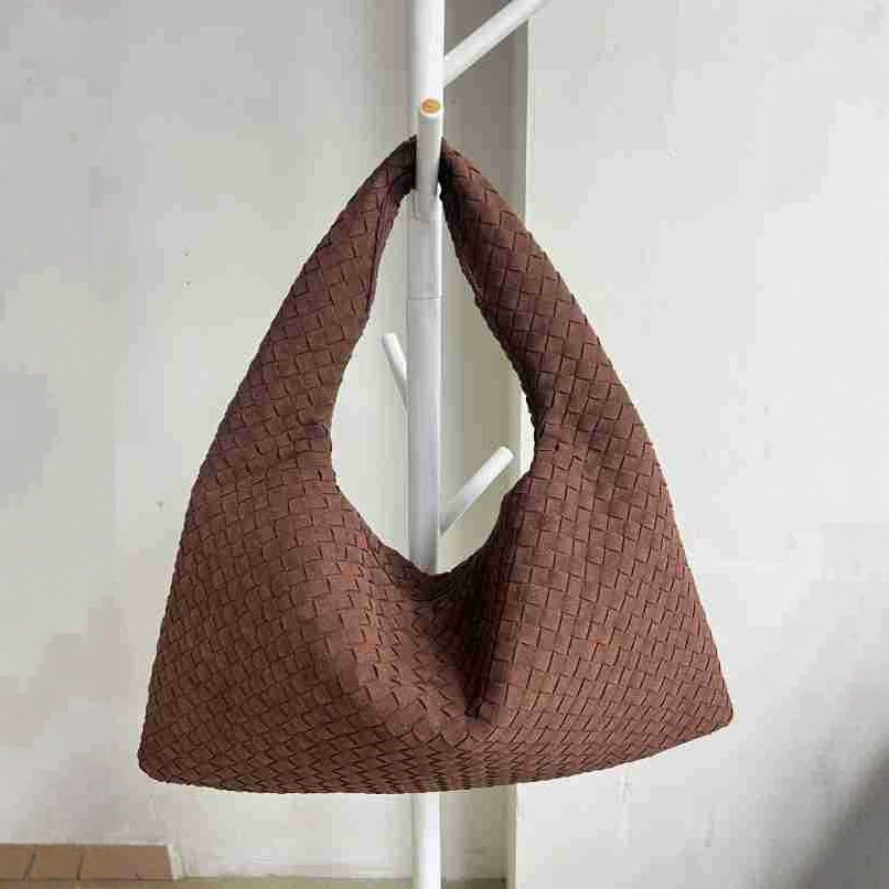 Beautiful Attractive Frosted Large Capacity Portable Handbags