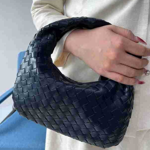 Classic Trendy Cool Hand-woven Horn Portable Handbags