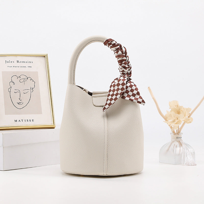 Women's Charming Exquisite Design Commuter Fashion Handbags