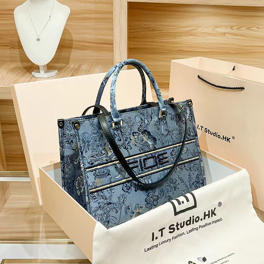 Women's Fashionable Embroidered Portable Large Special Interest Light Luxury Bags