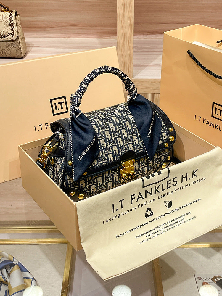 Women's Shopping Authentic Leather Tactile Feel Retro Shoulder Bags