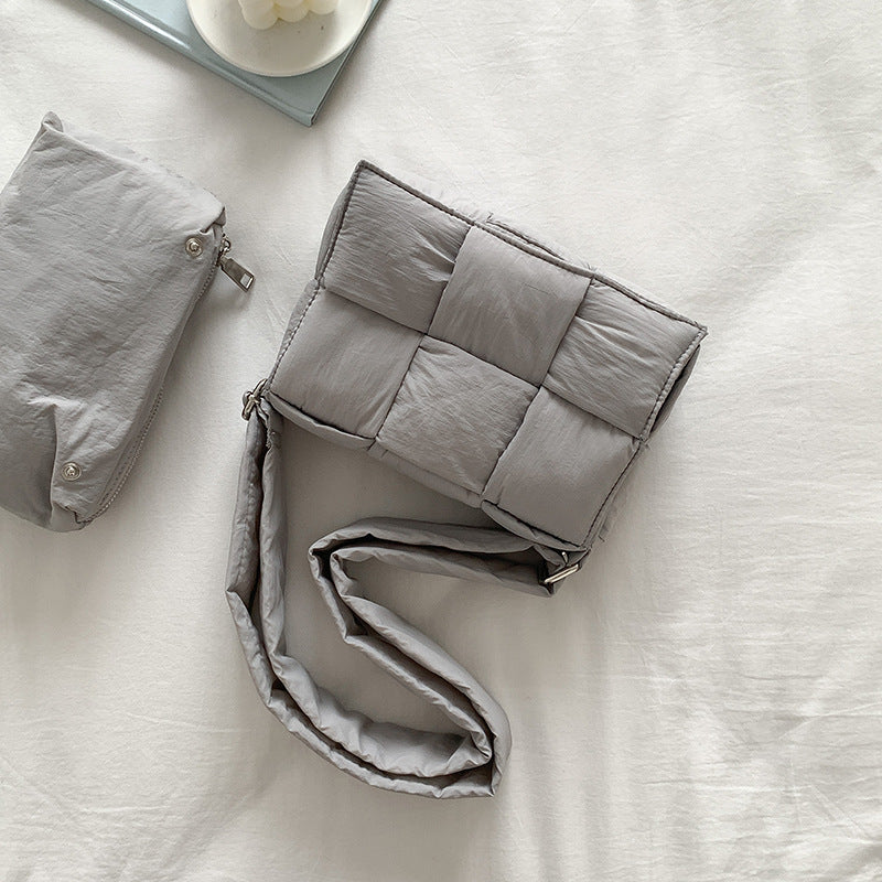 Women's Niche Woven Pillow High-grade Versatile Tofu Crossbody Bags