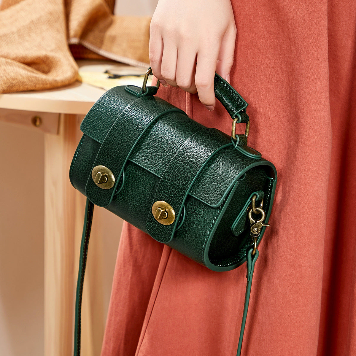 Women's Retro Genuine Leather Portable Round First Shoulder Bags