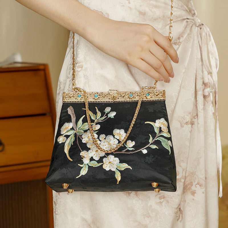 Pretty Classic Embroidery Cheongsam Hand Antique Bags