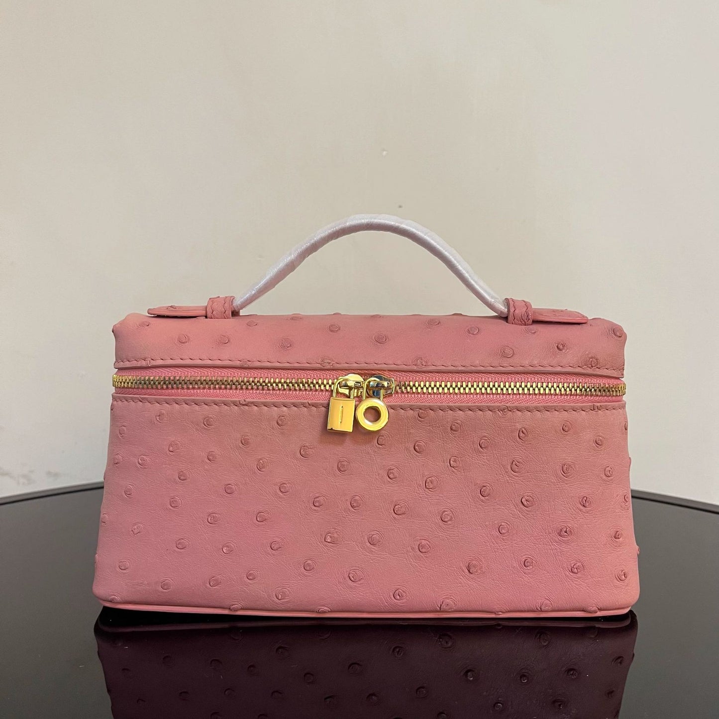 Outside Leather Ostrich Grain Cowhide Lunch Crossbody Bags