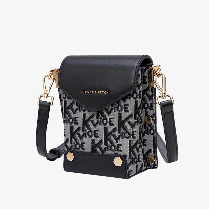 Women's Attractive Trendy Fashionable Rivet Chain Bags