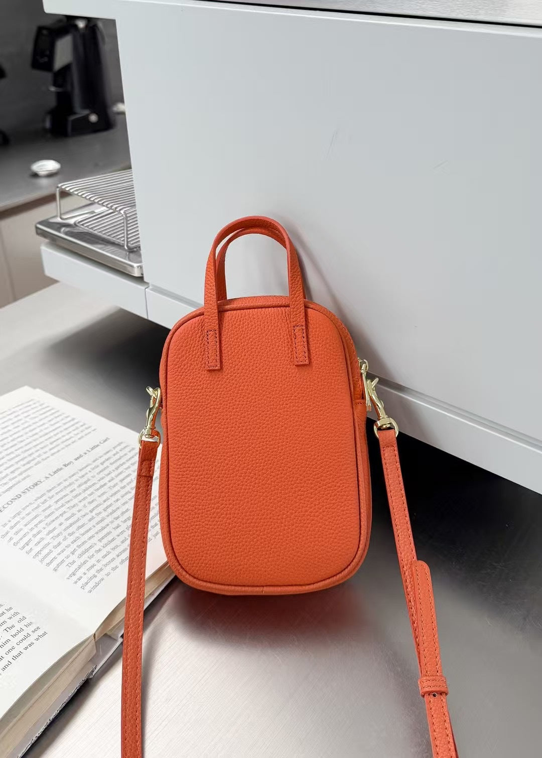 Stylish Glamorous Women's Nine Mobile Simple Crossbody Bags