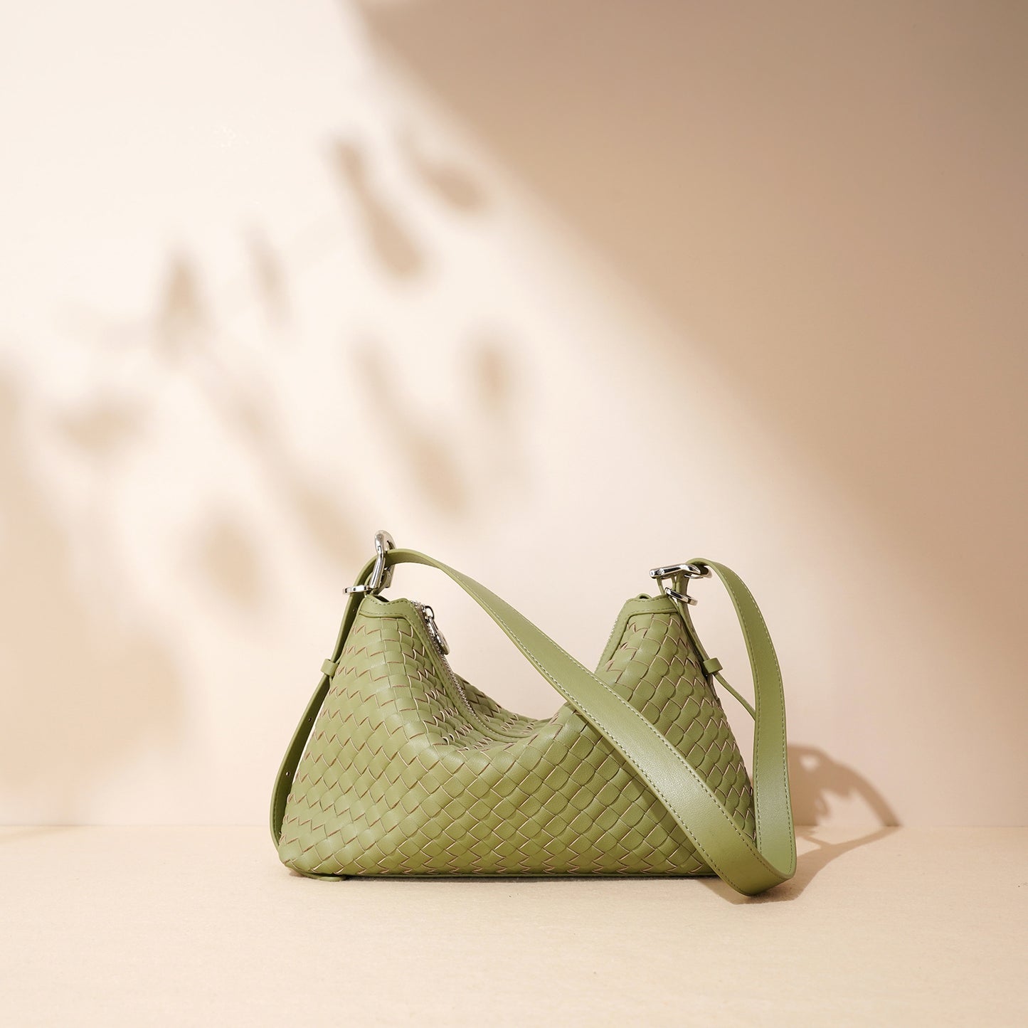 Stylish Lightweight Genuine Leather Underarm Hand-woven Crossbody Bags