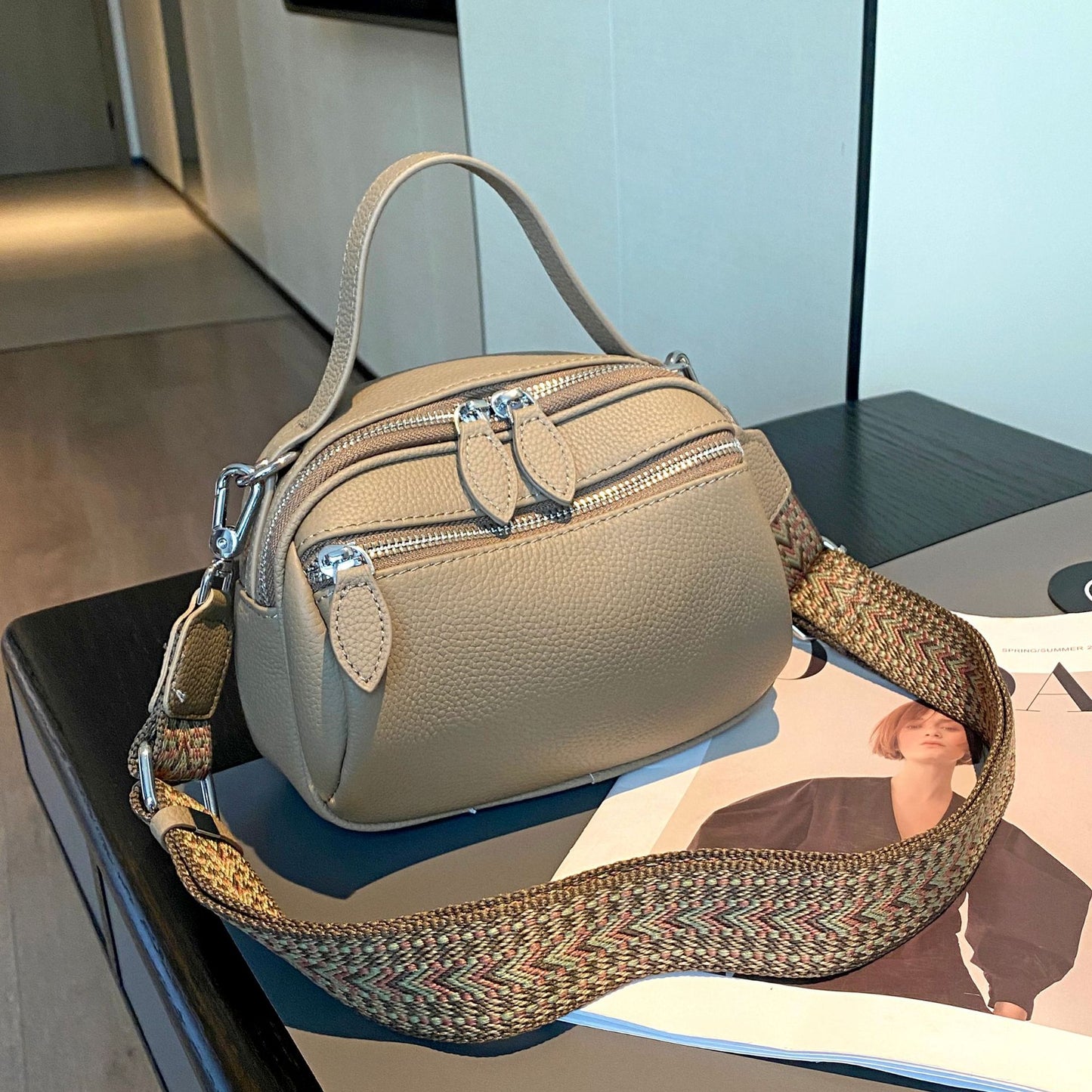 Women's Korean Style Commute Trendy Portable Cell Handbags