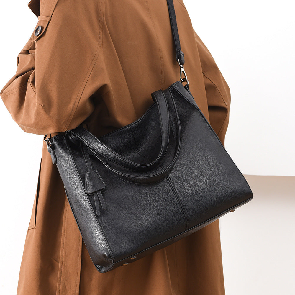 Women's Elegant Large Capacity Soft Leather Commuter High Shoulder Bags