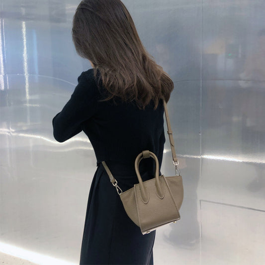 Women's Genuine Leather Fashion Wings Style Niche Shoulder Bags
