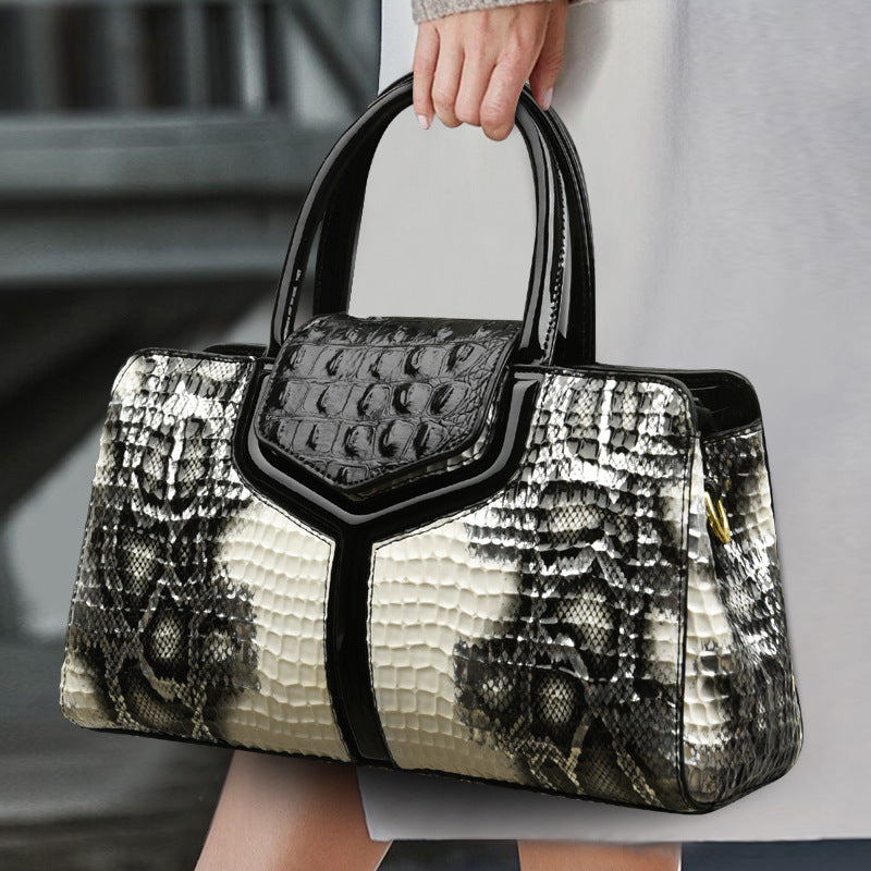 Women's High-grade Snake Pattern Fashion Retro Large Handbags