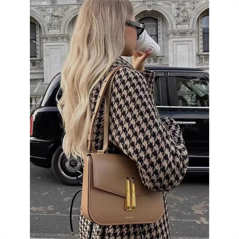 Women's Design Genuine Leather Flip Retro Simple Crossbody Bags
