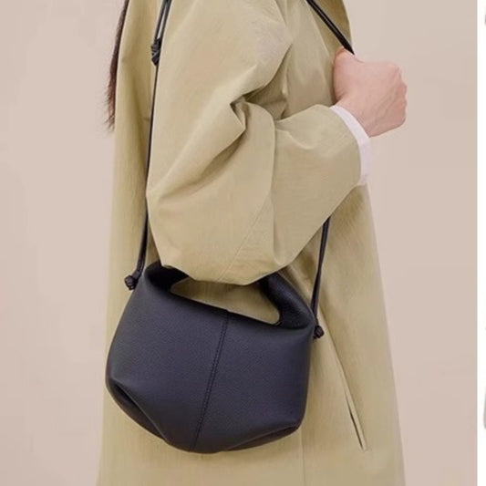 Attractive Lunch Niche High-grade Cowhide Commuter Bags