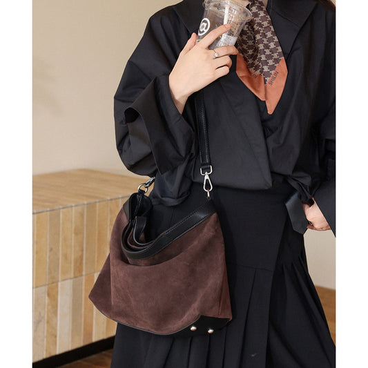 Cowhide Portable Retro Style Leisure Commute Handbags