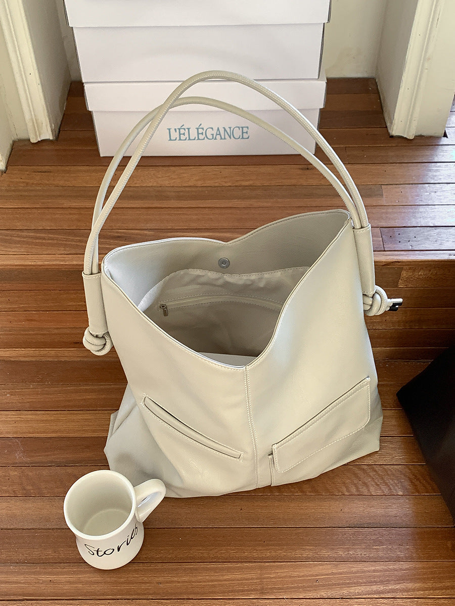Women's Large Capacity Fashion Commuter High Sense Niche Soft Shoulder Bags