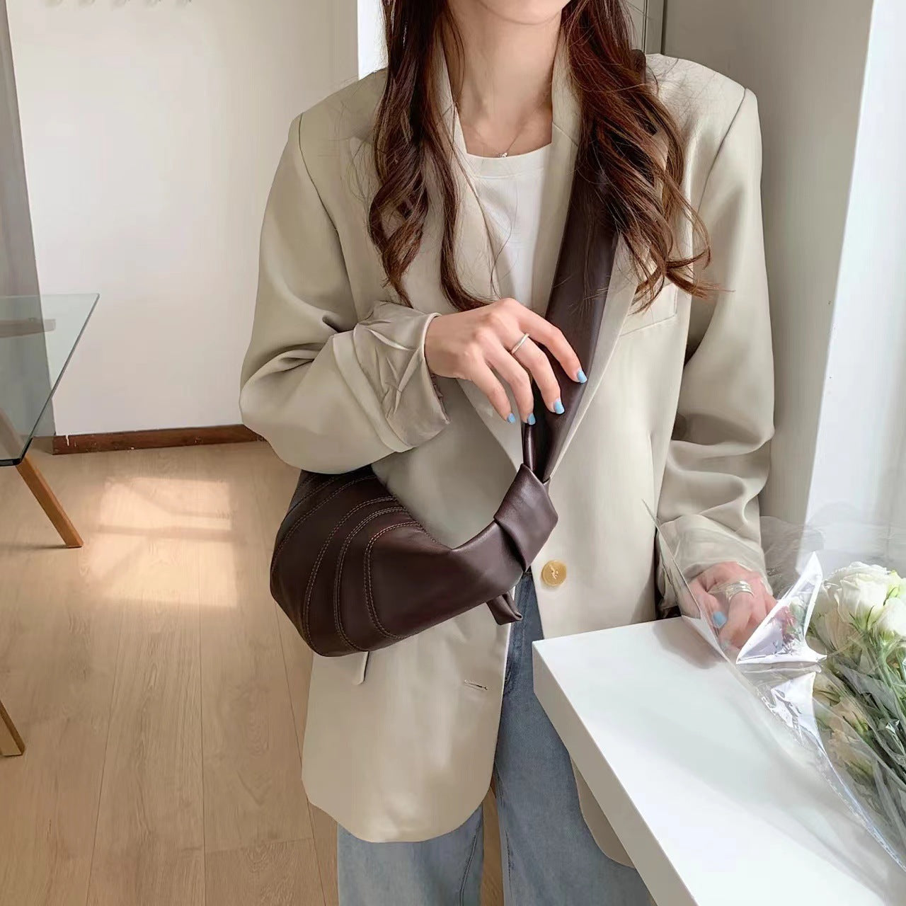 Women's Underarm Croissant Idle Style Trendy Leather Crossbody Bags