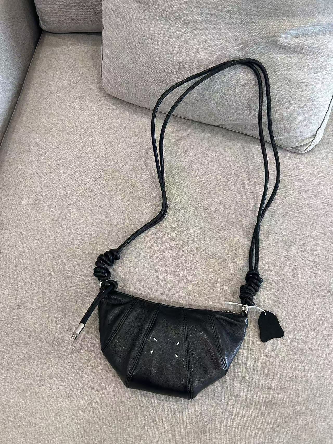 Design Stitching Knotted Croissant Sheepskin Dumpling Crossbody Bags