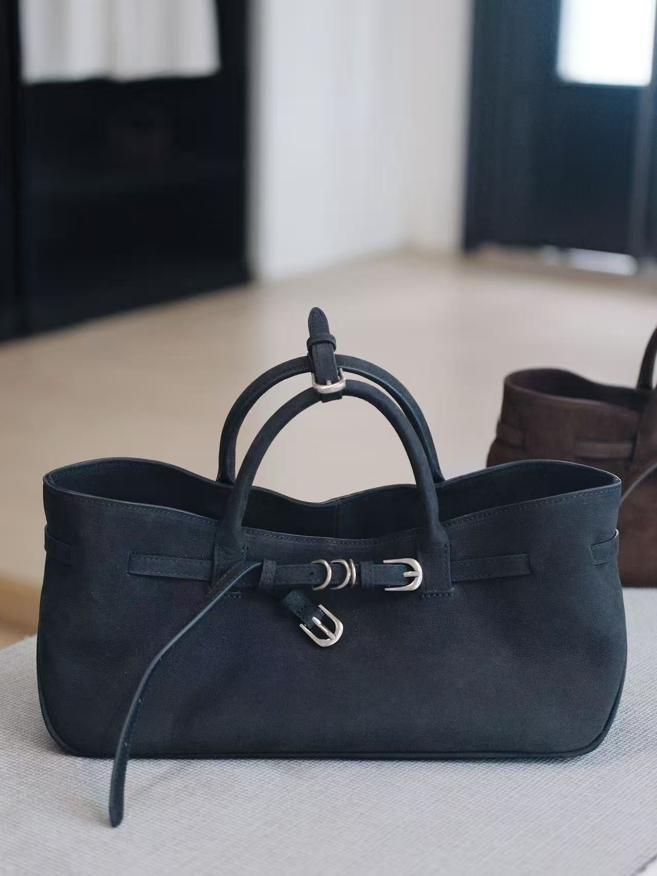 Cool Cowhide Large Capacity Retro Grinding Buckle