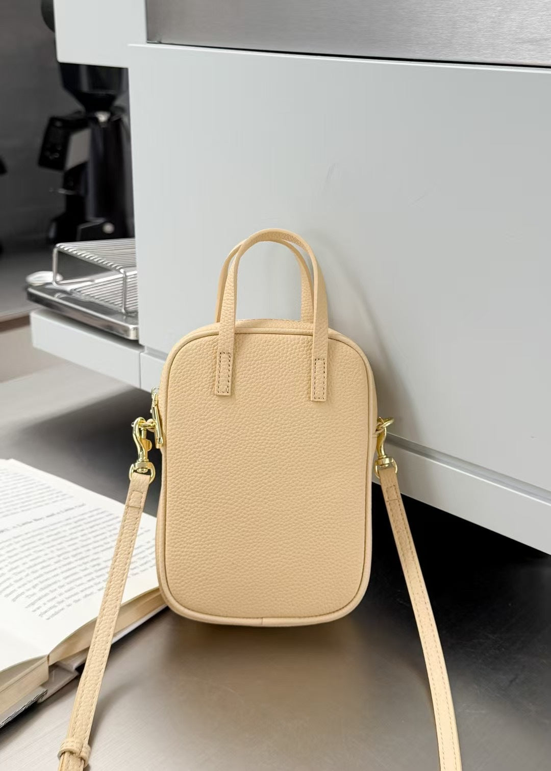 Stylish Glamorous Women's Nine Mobile Simple Crossbody Bags