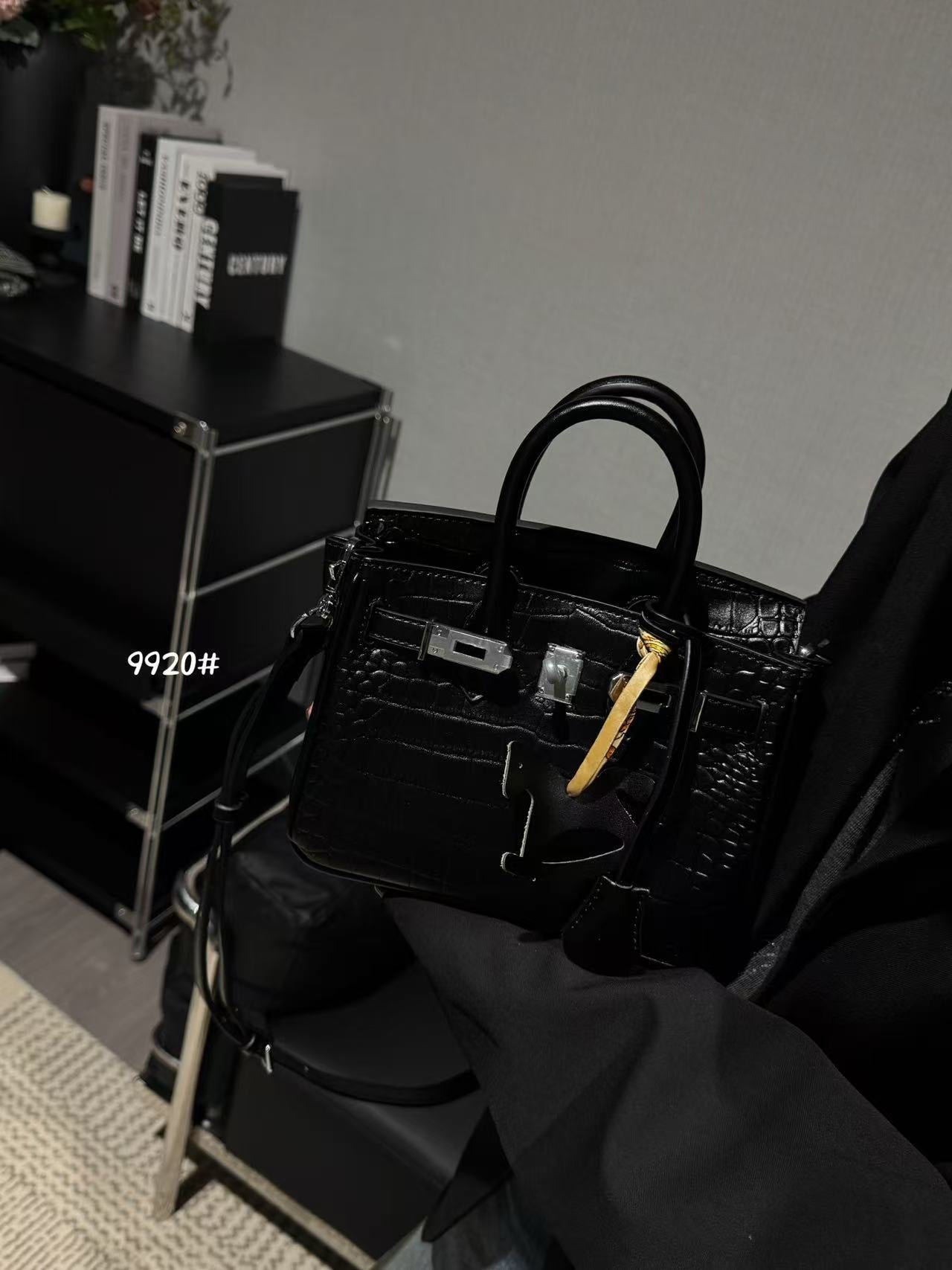 Women's High-grade Genuine Leather Retro Platinum Fashion Crossbody Bags