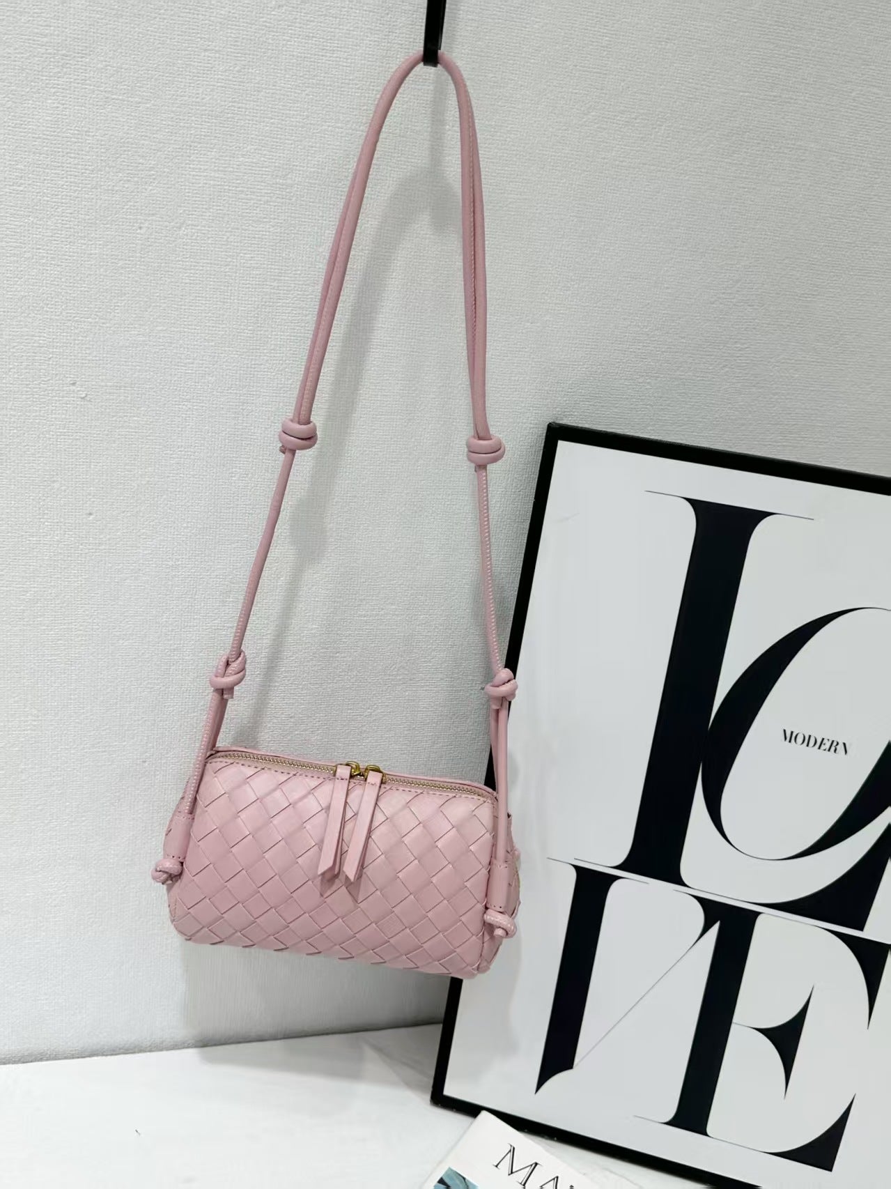 Women's Handmade Cowhide Woven Underarm Fashion Bags