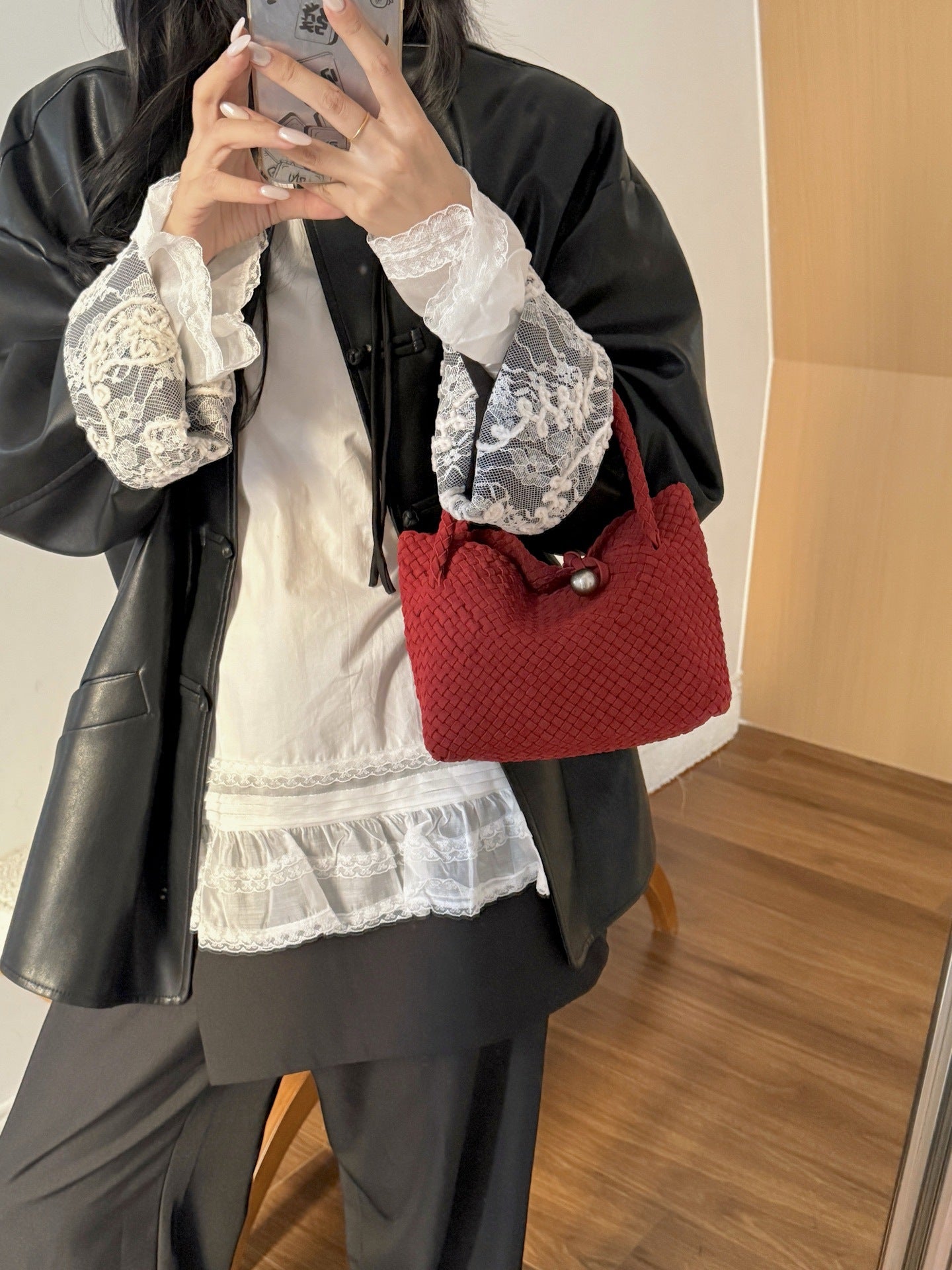 Women's Retro Minority Design Portable Exquisite Vegetable Handbags