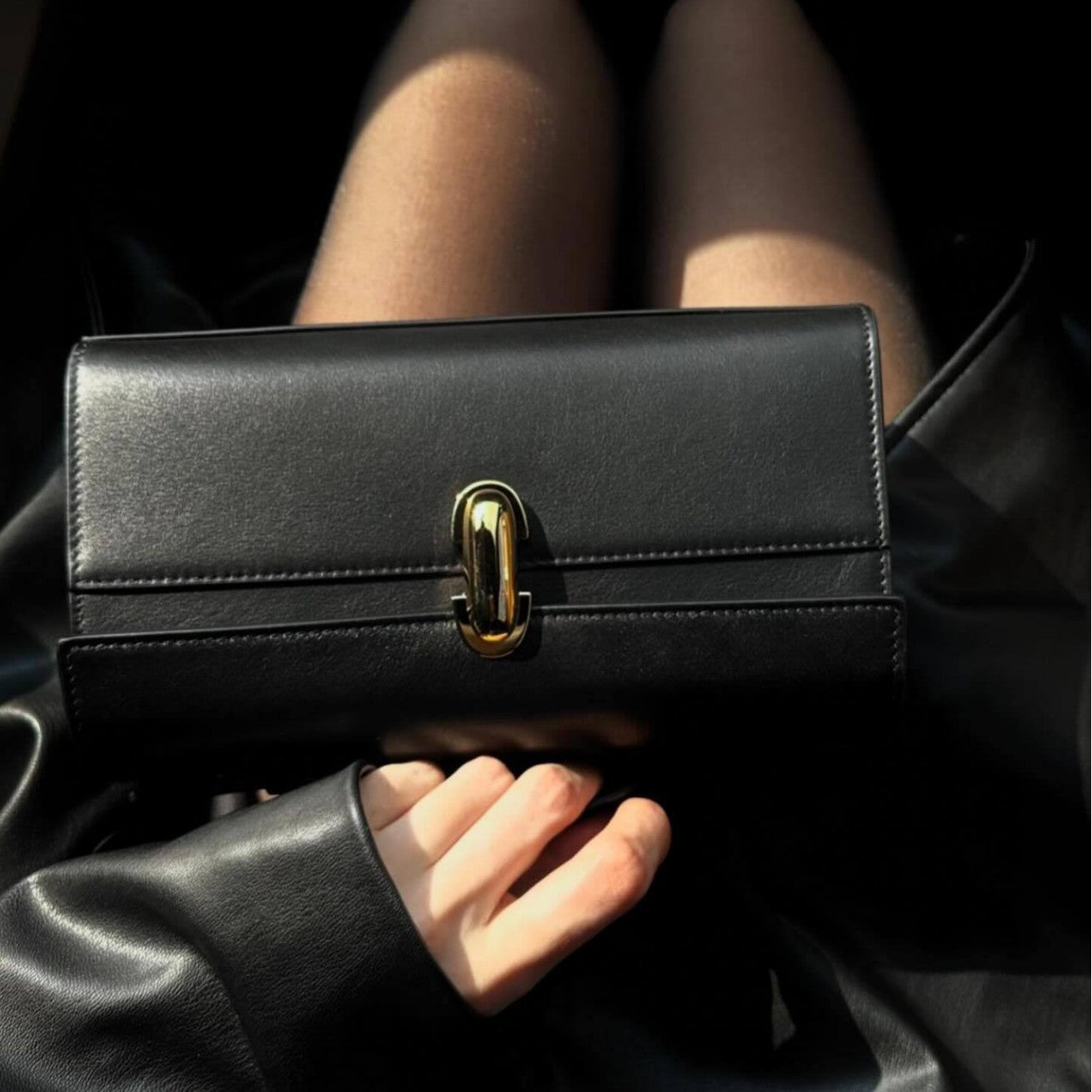 Women's Italian Light Luxury Long Design Vintage Handbags