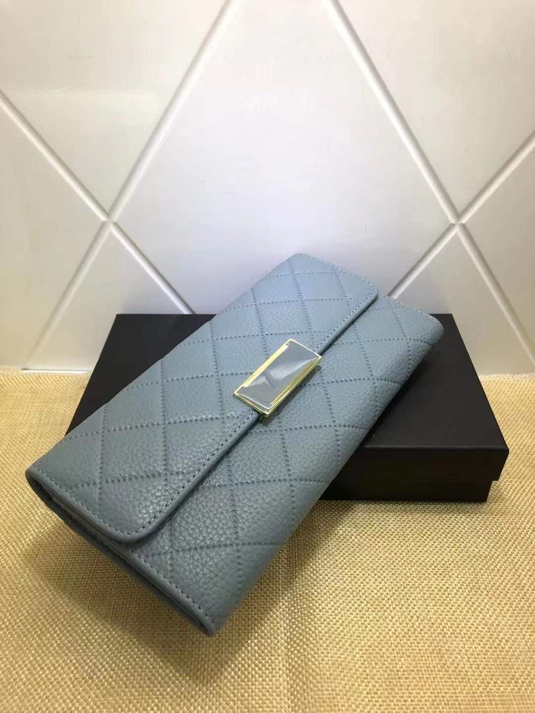 Women's Long Classic Style Rhombus Soft Cowhide Ladies Wallets