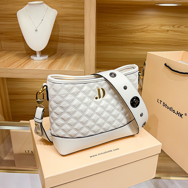 Women's Genuine Leather Diamond Pattern Wide Strap Shoulder Bags