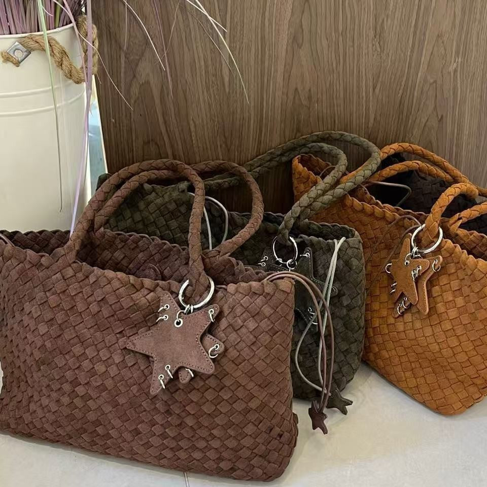 Women's Niche High-grade Frosted Hand-woven Big Portable Shoulder Bags