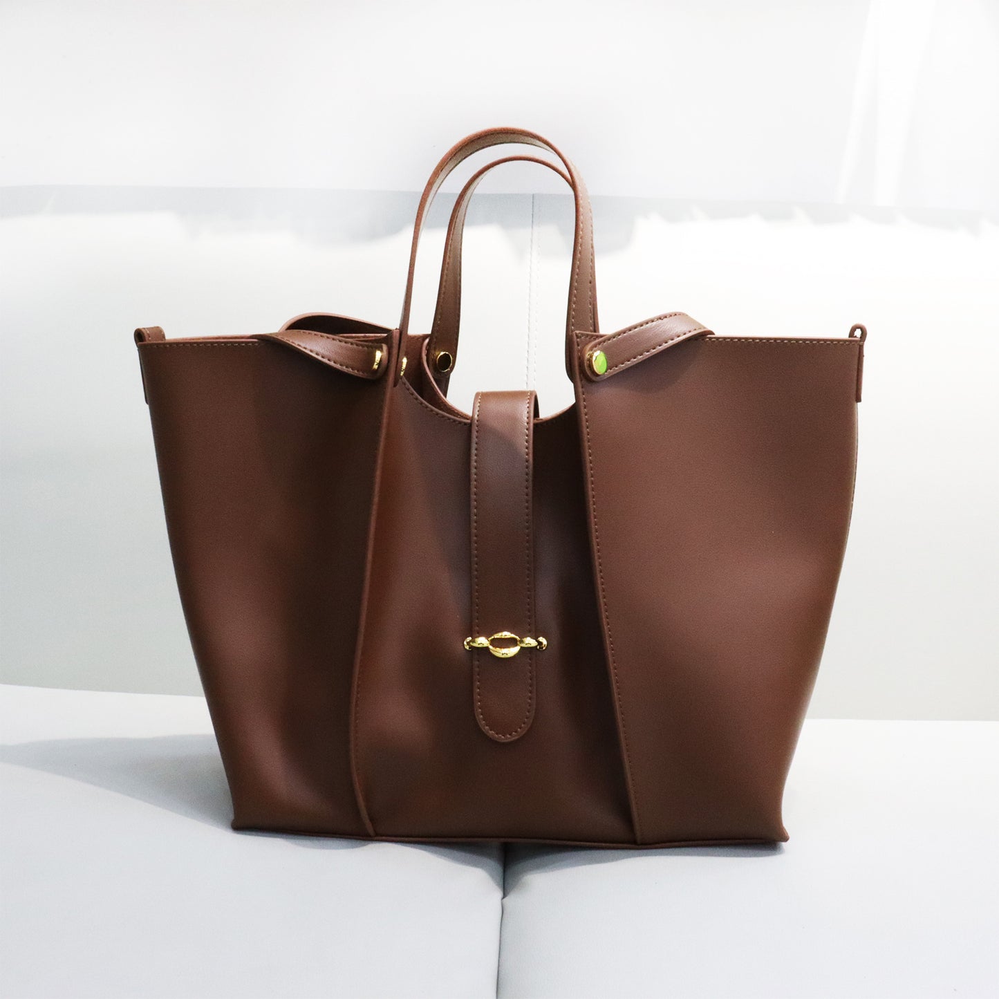 Women's Large Capacity Textured Fashion Portable Light Handbags