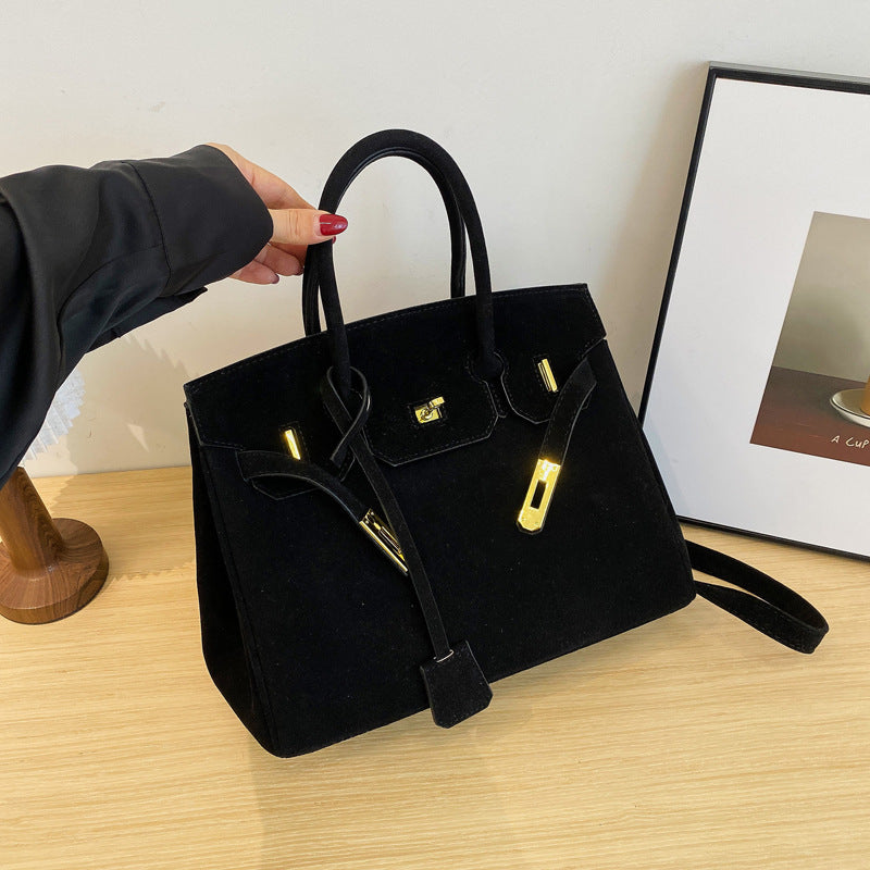 Women's Retro Portable Fashion Large Capacity Commuter Handbags