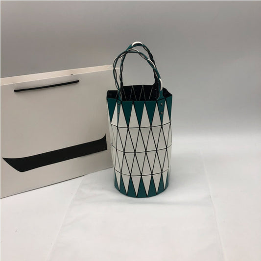 Women's Original Vegetable Basket Underarm Triangle Diamond Pattern Handbags