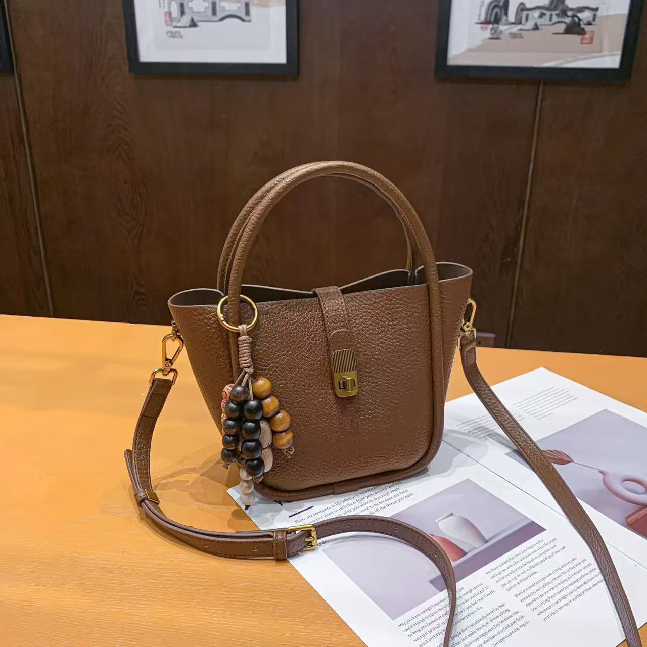 Women's Pattern Portable Vegetable Basket Retro Exquisite Crossbody Bags