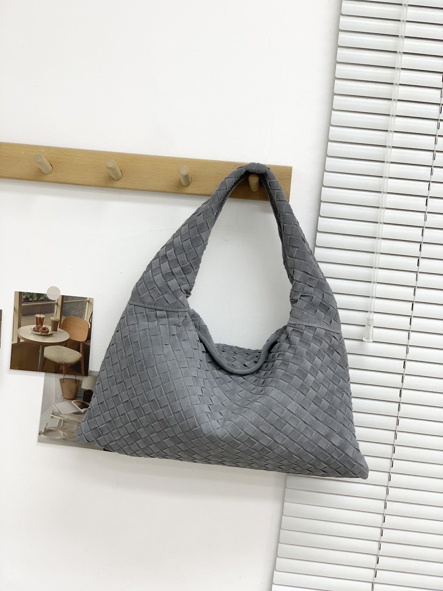 Women's French Style High Sense Woven Underarm Niche Shoulder Bags