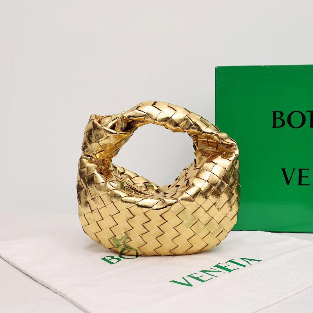 Croissant Knotted Clutch Light Use Large Handbags