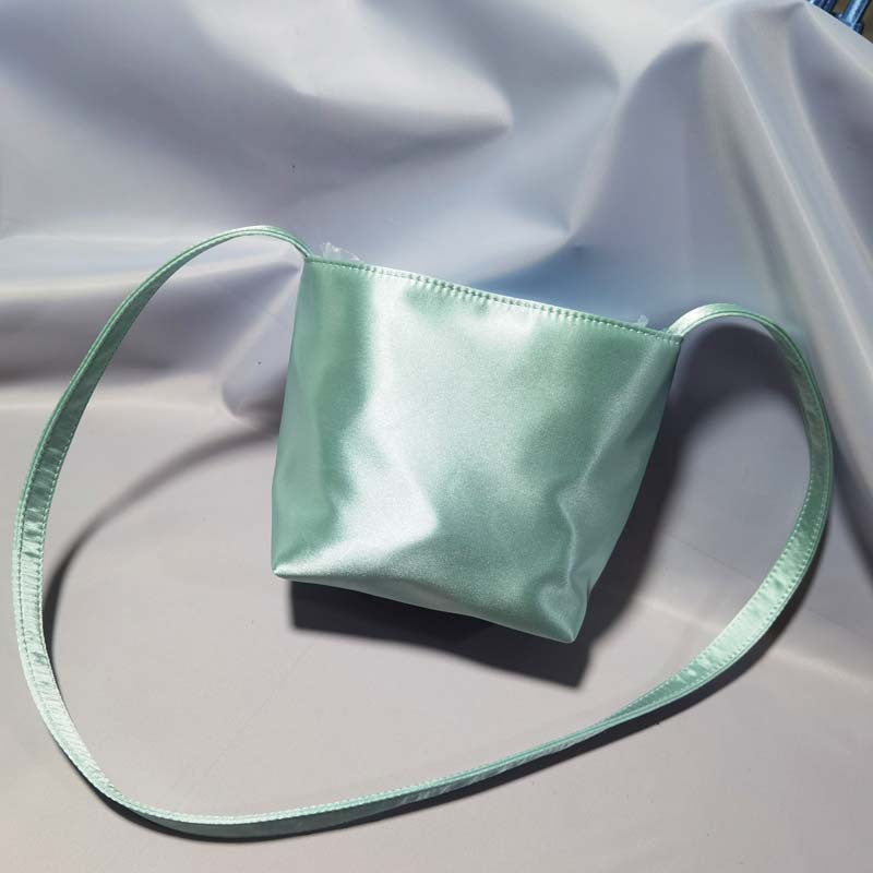 Women's Design Wu Satin Underarm Retro Crossbody Bags