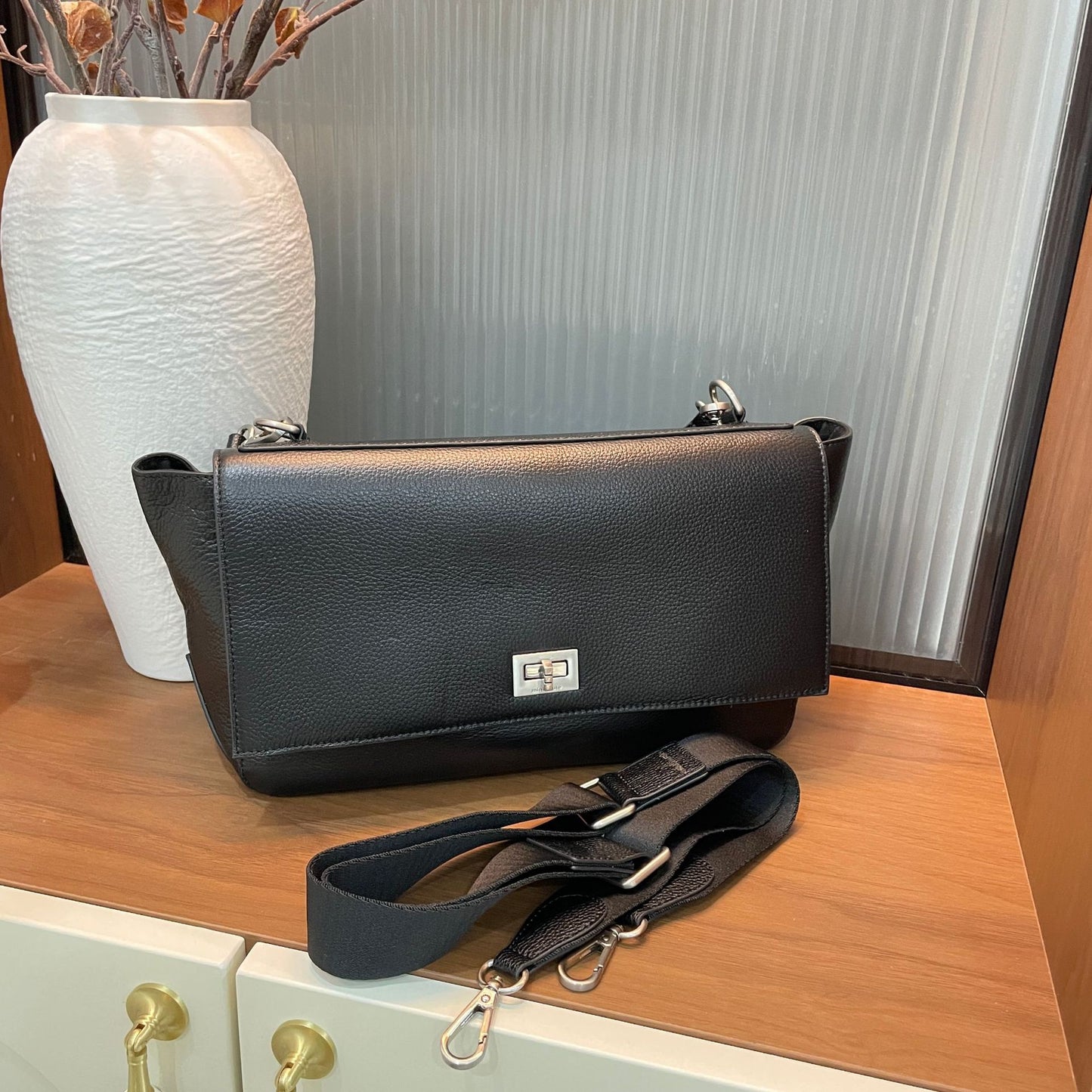 Niche Soo Lin Cowhide Flap Large Crossbody Bags