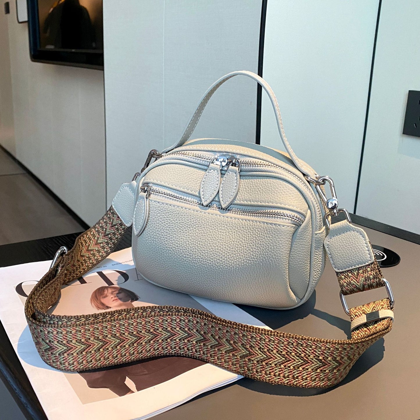 Women's Korean Style Commute Trendy Portable Cell Handbags