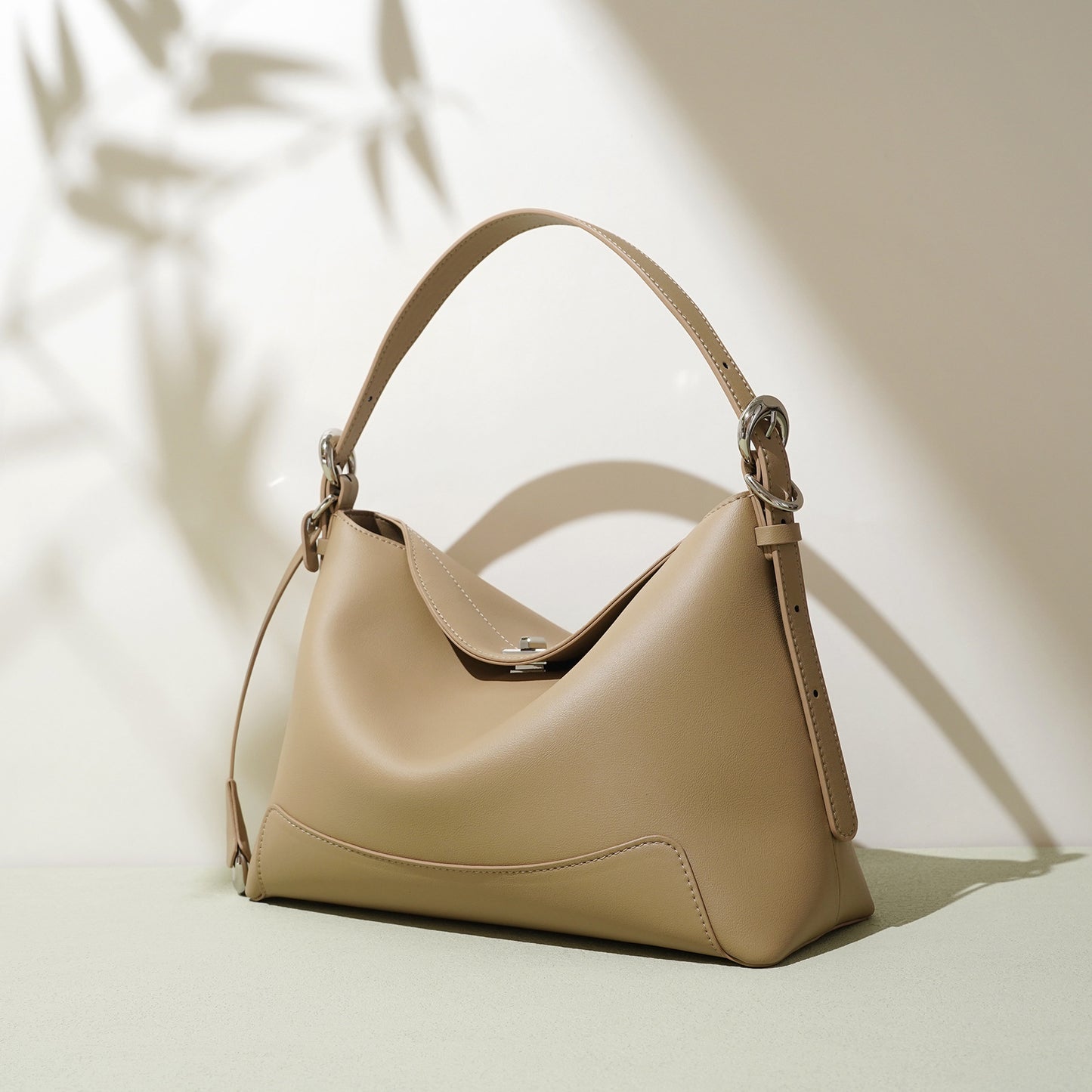 Women's Retro Dumpling Fashion Simple Large Handbags